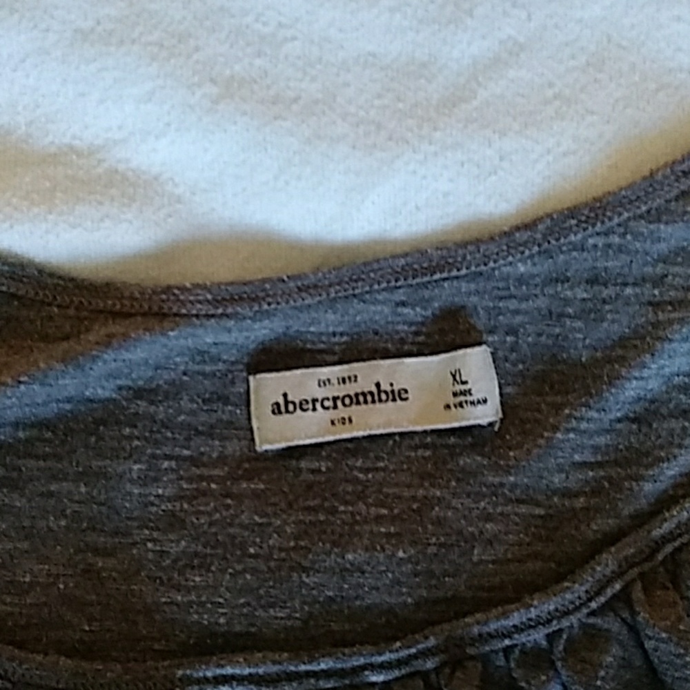 Tops - Picture 3 of 3